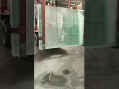 verre ultra-transparent / verre extra-transparent / verre à faible teneur en fer