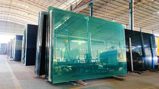 Bon prix 1,5 mm 1,8 mm 2 mm Épaisseur verre transparent flottant pour la construction et le bâtiment